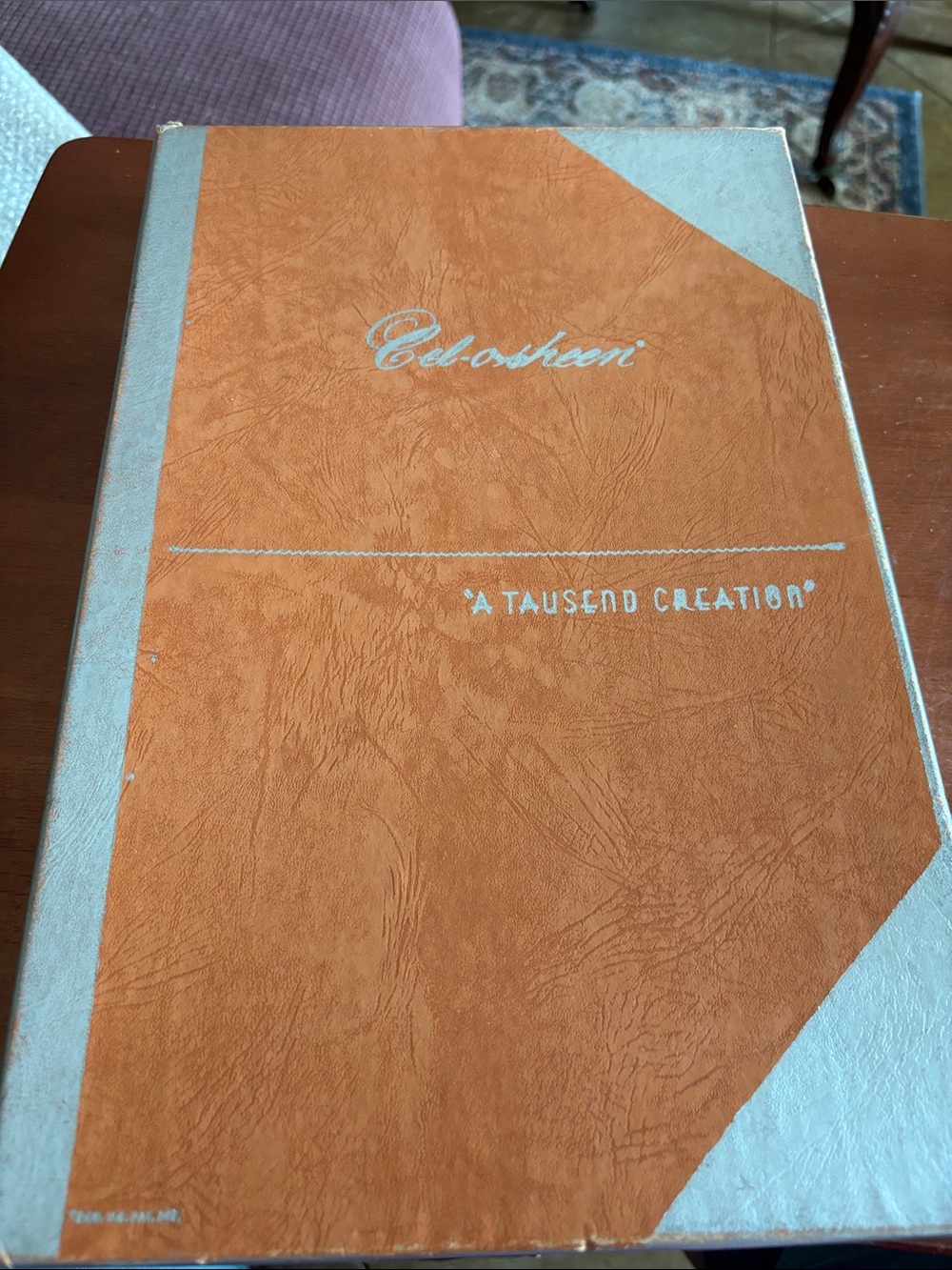 Cel-o-sheen by Fieldcrest 1950’s scroll cream table cloth 6 napkins Never used.